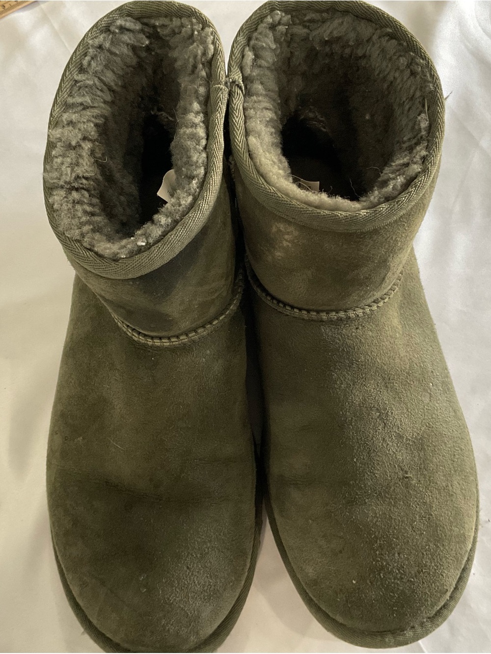 UGG Short Shearling-Lined Ankle Boots in Olive sz9